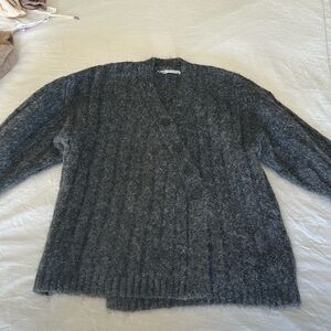 Zara gray sweater size M NEVER WORN